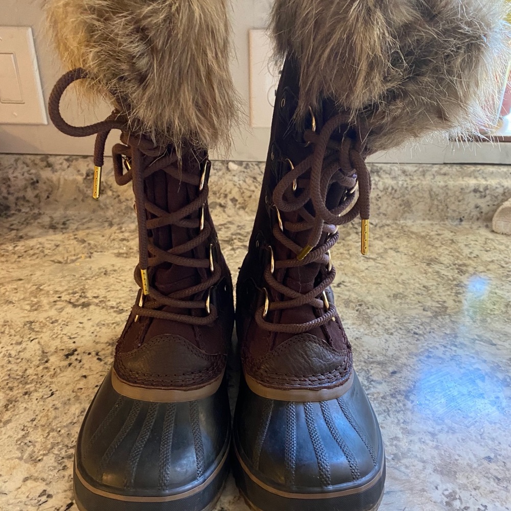 Sorel Joan of Arctic snow boots